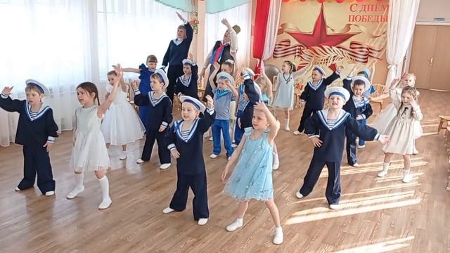 Танцевальный флэшмоб к Великому празднику! 291 Красноярск