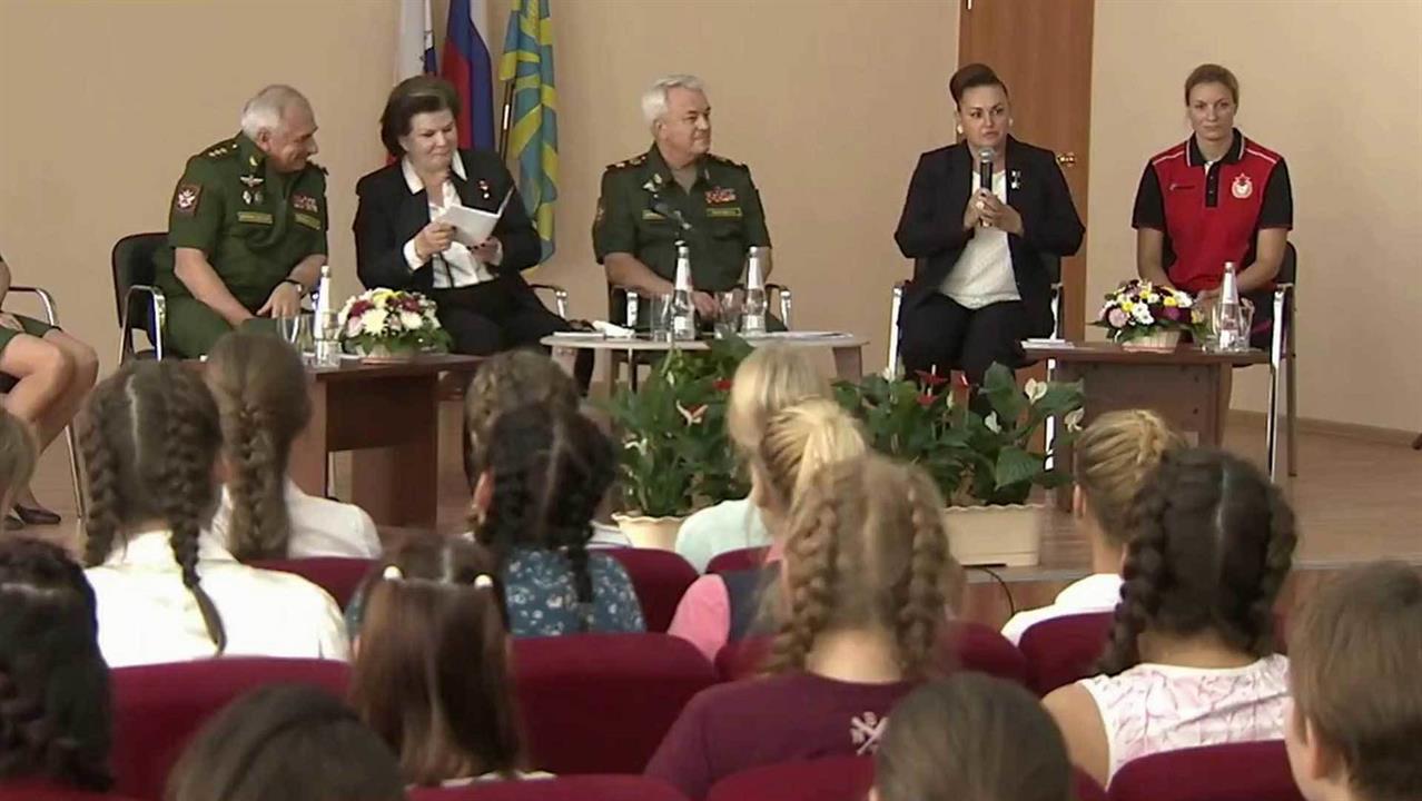 Краснодарское военное летное училище набирает первую женскую группу