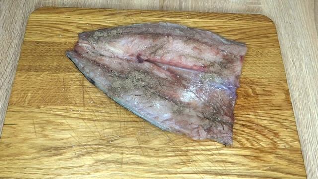 Супер быстрый и невероятно простой рецепт засолки рыбы. Малосольная скумбрия в домашних условиях. смотреть онлайн