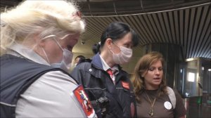Контролёры в метро пытались оштрафовать девушку за то, что та поехала покупать для мамы лекарства.