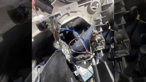 Установка BI-LED линз ZORKiY M30 Compact в Toyota Highlander с LED оптикой