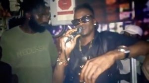 ?DEBORDO HIER À LA FERRARI BAR "JE SUIS FORT QUE VOUS TOUS" DEVANT LA YG ET DOLIZIANA(3 AVRIL 2018)