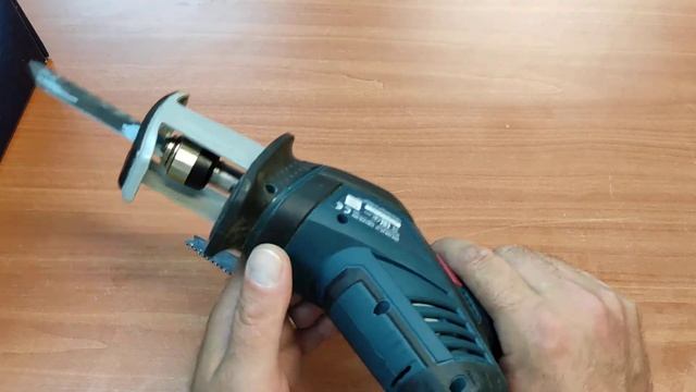 Bosch cordless sabre saw GSA 12V-14 смотреть онлайн