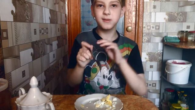 Мукбанг яичница. Ем яичницу.
