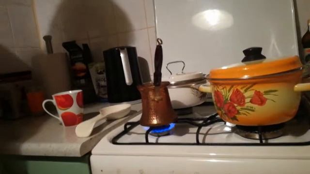 Варим кофе в турке VID 20190202 184201 смотреть онлайн