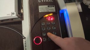 как записать ключ на домофоне cyfral ccd 20