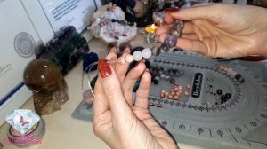 Как собрать браслет на резинке из натуральных камней | Как я делаю украшения | Чароит, родохрозит |