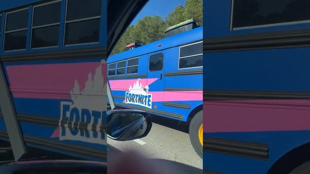 Фортнайт - Боевой автобус