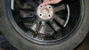 Чтобы литые диски не прилипали к ступице.