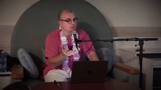 2) Е.М. Радха Говинда прабху, семинар "ШАРАНАГАТИ: Путь к сердцу Кришны" (2-я лекция 01.12.23) смотреть онлайн