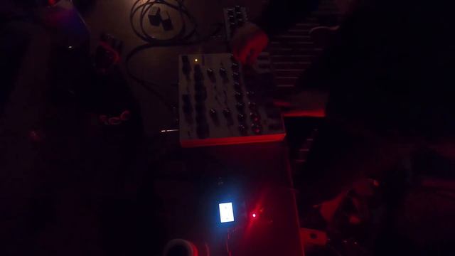 Zaka's Tears - (Lyra 8 + King Drone Synth + Zoom MS-70CDR Pedal) смотреть онлайн