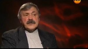 3 гигантских НЛО в хвосте кометы приближаются к Земле,никто не знает,чего от них ожидать
