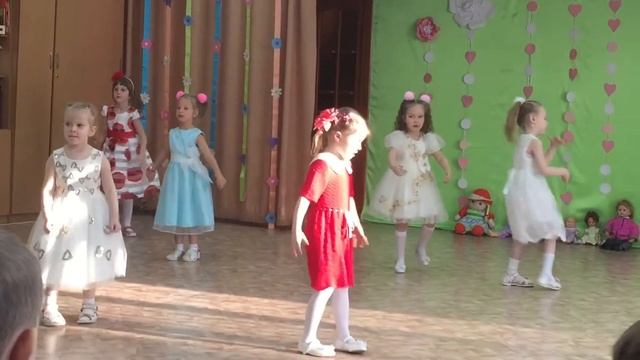 Танец мишки гумми бер смотреть онлайн