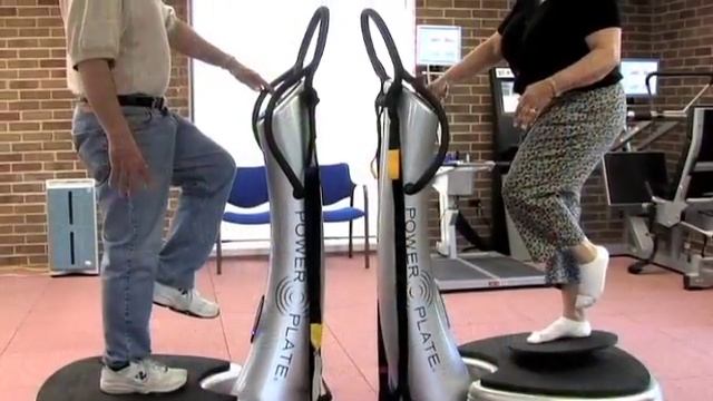 Power Plate exercises for Low Back Pain. смотреть онлайн