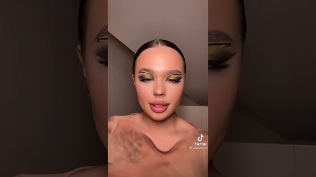 Инстасамка с макияжем и без | Instasamka makeup with and no #shorts