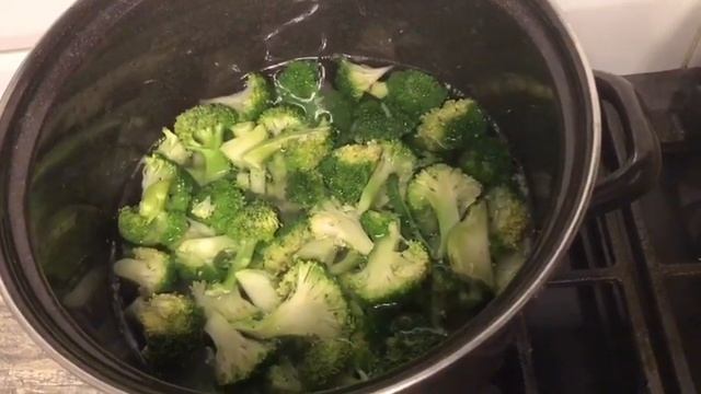 СУП-ПЮРЕ ИЗ БРОККОЛИ
