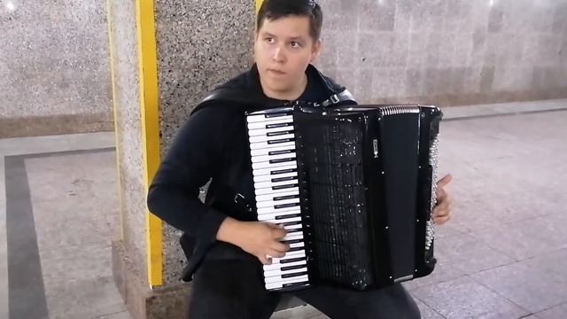 Вивальди на аккордеоне. Шикарно звучит! смотреть онлайн