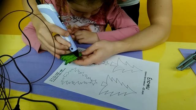 Рисуем ёлку 3D ручкой / How to draw a tree with a 3D pen смотреть онлайн