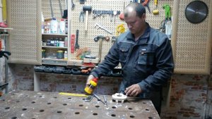 Шикарная ИДЕЯ из газовых лифтов и дрели.