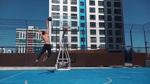 DUNK SESH ON 9 FEET 6 INCHES RIM