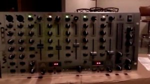 Behringer VMX1000 Pro DJ Mixer