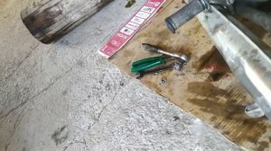 Иж юпитер 3. Чистим глушаки от нагара. Сливаю масло.