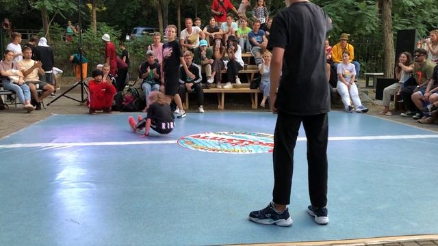 ALUSTONE. Street dance. Алушта. Крым. Брейк-данс. смотреть онлайн