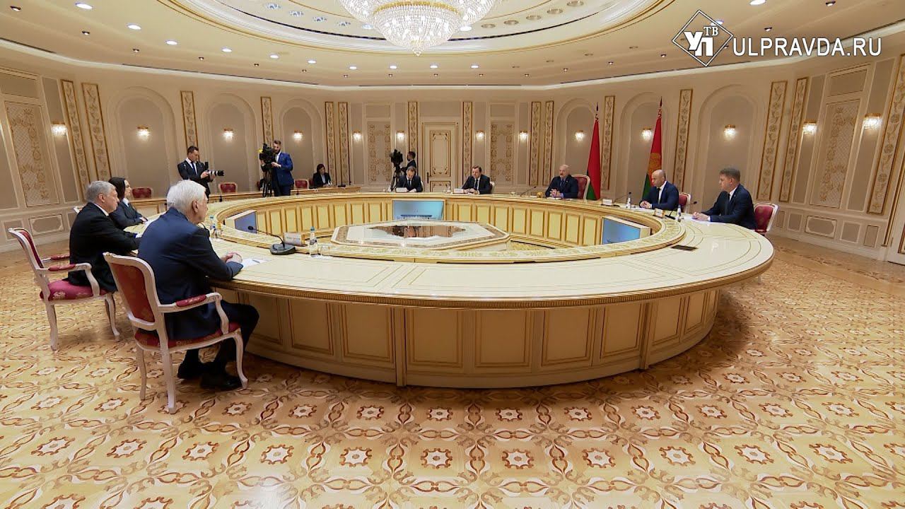 Встреча с Лукашенко, авиакооперация, медицинский туризм. Как ульяновцы работают в Беларуси