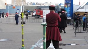 Демонстрация техники казачьей рубки! Мария Давыдова-рубка шашкой с разворотом сразу по двум мишеням