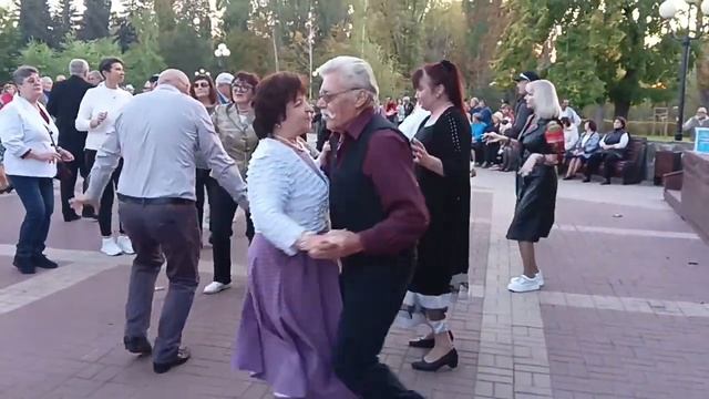 город Белгород Элегантные танцы.
