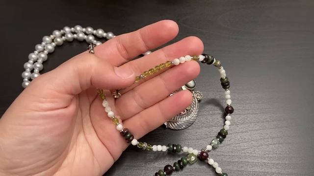 ПЕРЕДЕЛКА УКРАШЕНИЙ ДО И ПОСЛЕ | БУСЫ С ВИНТАЖНЫМИ КУЛОНАМИ SAJEN смотреть онлайн