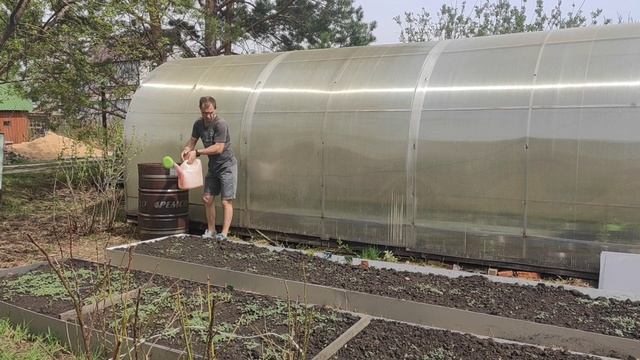 САМАЯ ДЕШЁВАЯ КРЫША СВОИМИ РУКАМИ! Металлочерепица на крышу. [Обработка участка от клещей!]