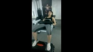 Подъем таза в тренажере
