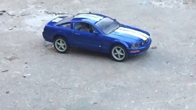 Ford Mustang vs Кувалда смотреть онлайн