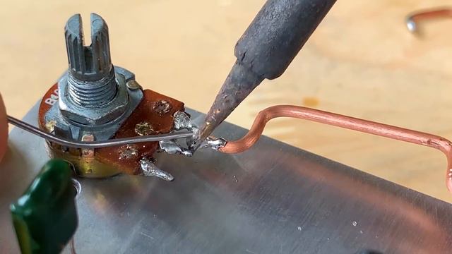 DIY Powerful Ultra Bass Amplifier 13005 Transistor from Broken Lamp , Simple Circuit , No IC