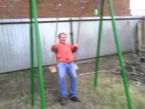 качели на даче, посадка хвойных