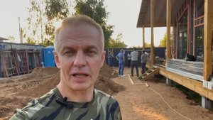 Видеоотчет о ходе работ по монтажу вентилируемого фасада на дом из СИП. МСК 23-506. День 11-ый