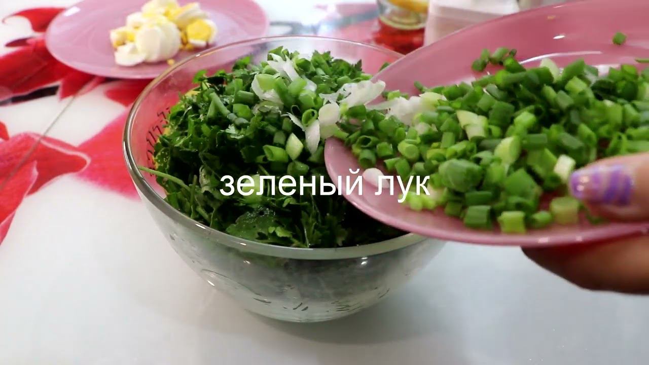 Вкусный летний салат с овощами и яйцами