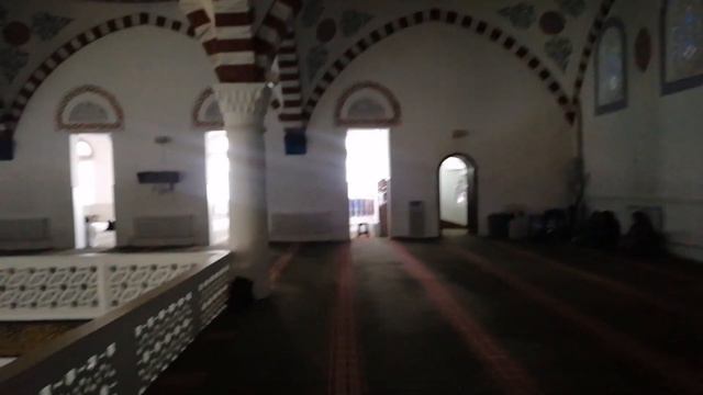 В Дагестане рекомендовано к посещению : Центральная Джума-мечеть/ Юсуф Бей Джами/ и Каспийское море смотреть онлайн