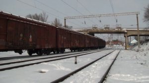 ВЛ80Т-705 с грузовым поездом и вагонами-ресторанами