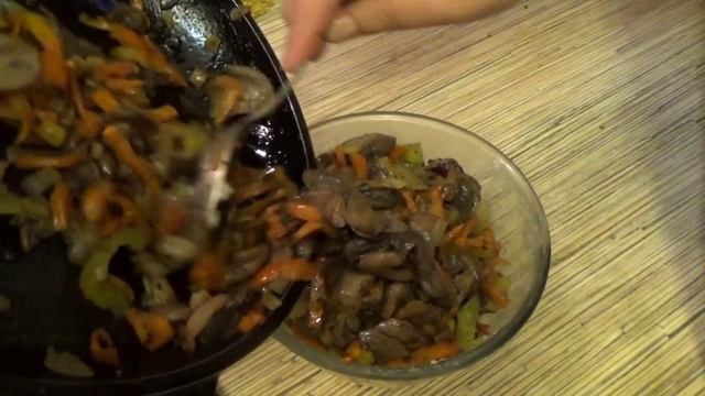 вегетарианские голубцы, постное блюдо, блюдо из капусты,