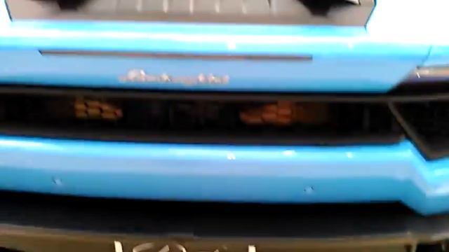 Lamborghini в торговом центре Авентура Молл, Майами смотреть онлайн