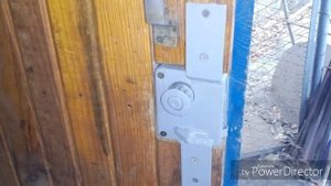 Как защитить свой гараж от взлома. Усиление накладного замка своими руками.