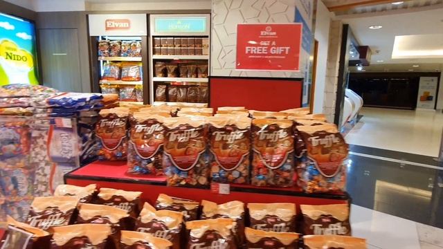 Abu Dhabi Airport| duty free shop| contacting flight ✈️ Abu Dhabi to Lahore смотреть онлайн