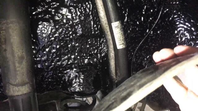 Установка жидких подкрылков позволит владельцу Шкода Октавия забыть о любых звуках из колесных арок смотреть онлайн