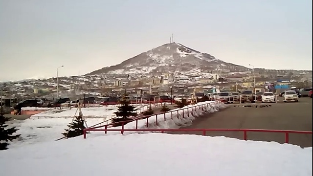 22 июня петропавловск камчатский. Мишенная сопка Петропавловск-Камчатский. Петропавловск-Камчатский горнолыжная школа на сопке Мишенная. Эко-парк у подножья Мишенной сопки фото.