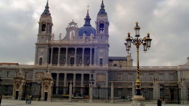 Ein Tag im Palacio Real Madrid/Un dia en el Palacio Real de Madrid/A day at the Palacio Real Madrid смотреть онлайн