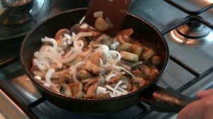 ГОТОВИМ шампиньоны в сливочном соусе.