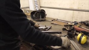 Правильные клёпки на шильдик ХВЗ. Изготавливаю инструмент.