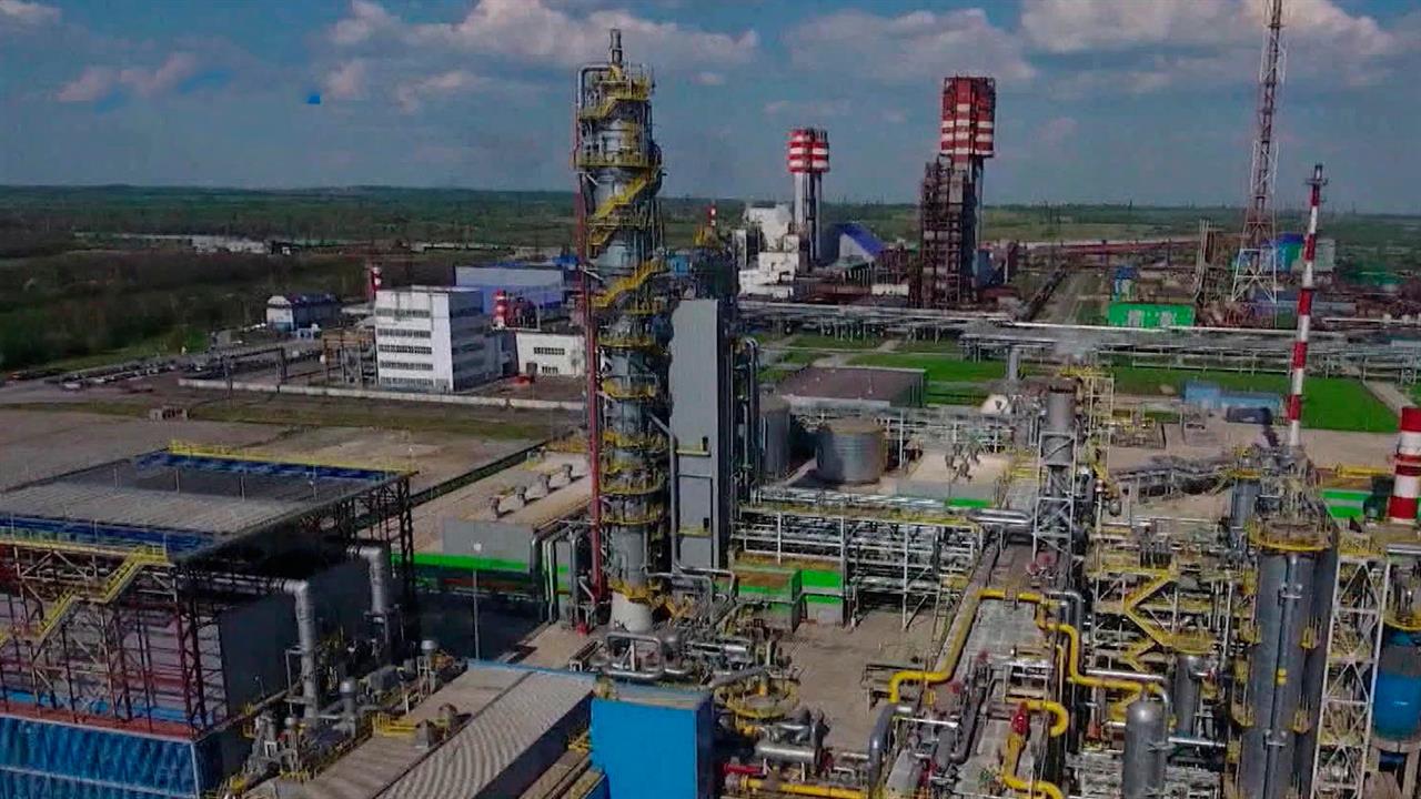 "Газпром" приостановил поставки в Болгарию и Польшу, которые отказались платить в рублях